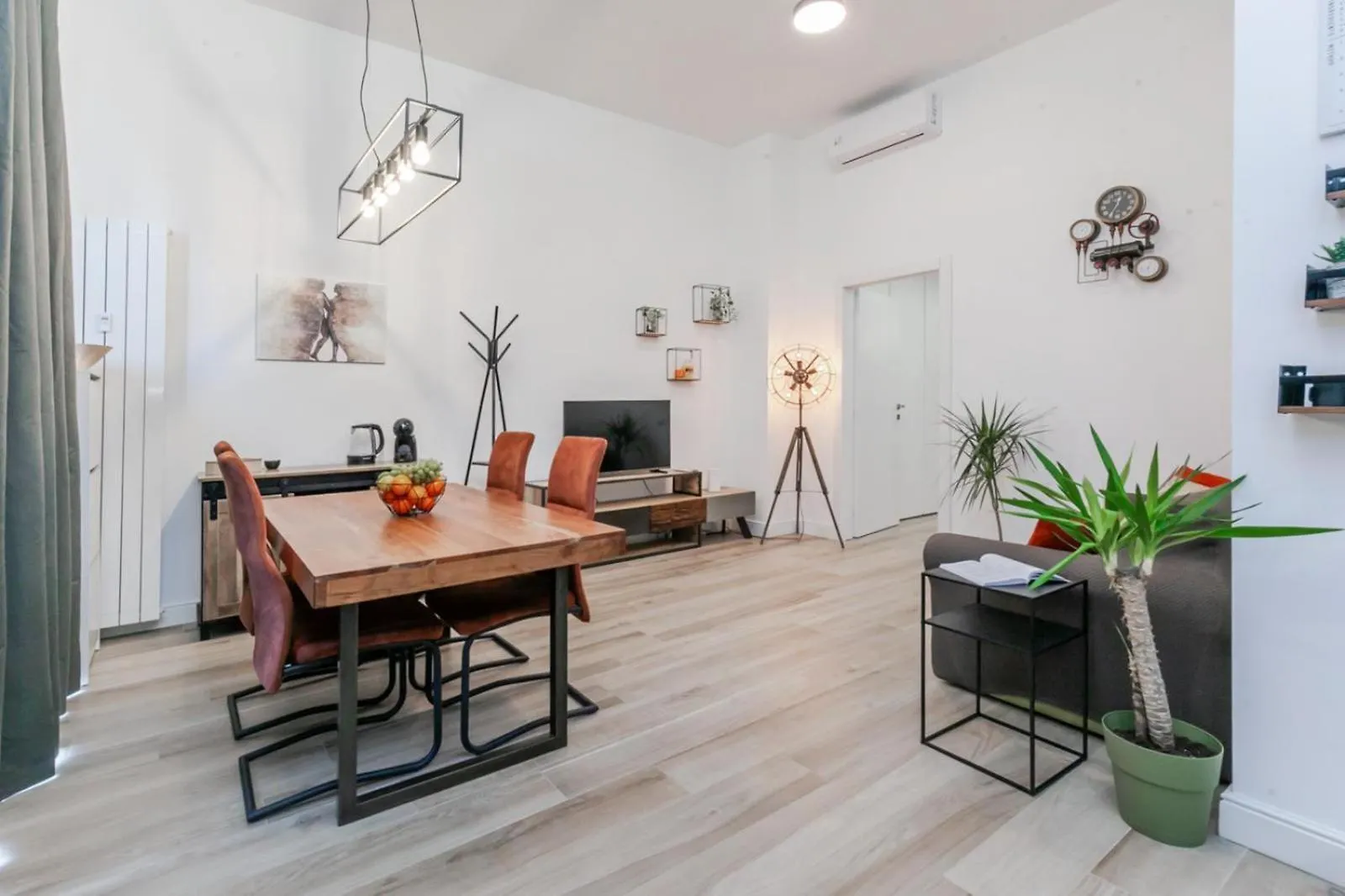Urban Retreat Chic Industrial Loft In The Heart Of Milan Apartamento