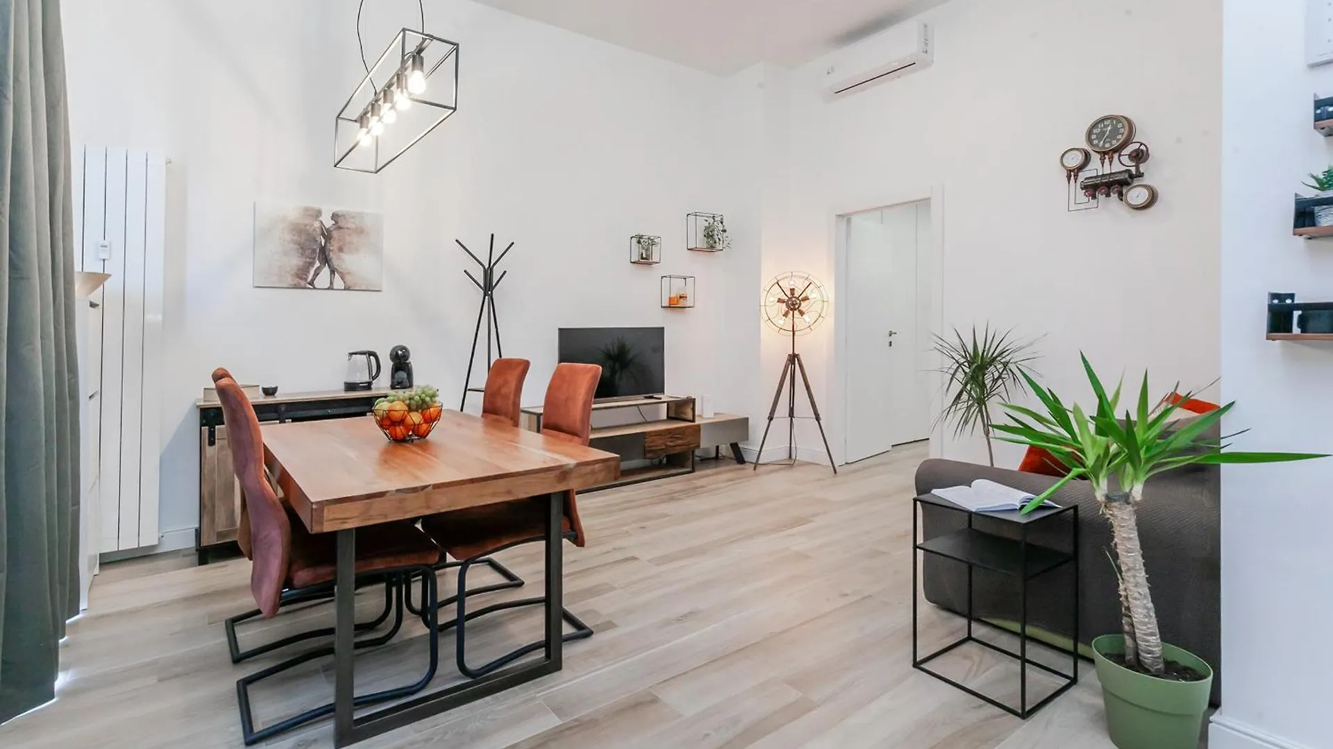 Urban Retreat Chic Industrial Loft In The Heart Of Milan Apartamento Itália
